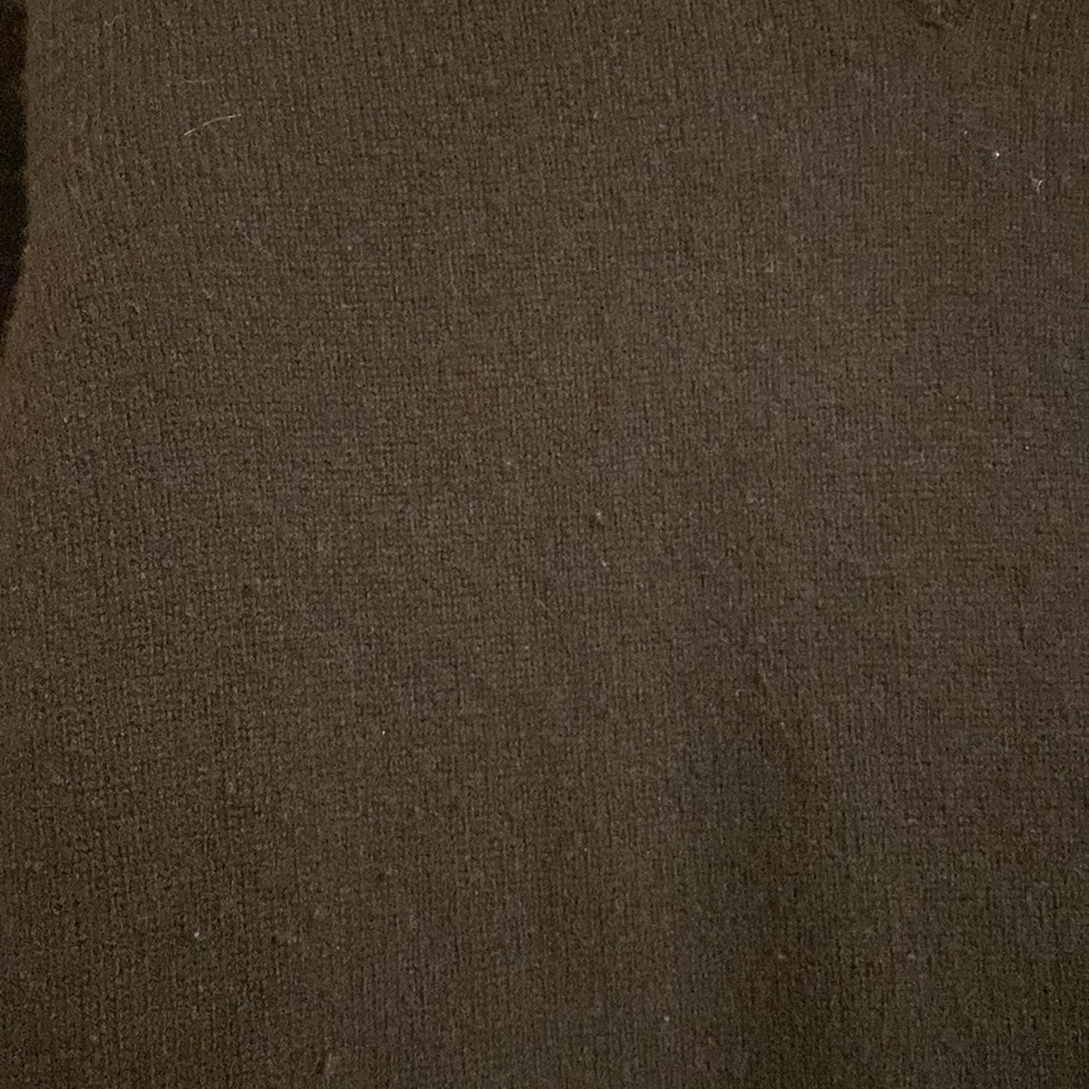 Ralph Lauren Mens Vneck Sweater 100% Lamb Wool in Black with Purple Embroidery - Picture 7 of 7